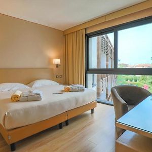 Camera economy con letto king size